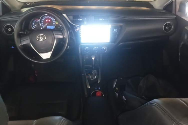 Used Toyota Corolla 2017 Revised Version 1.2T S-CVT GL Center Console