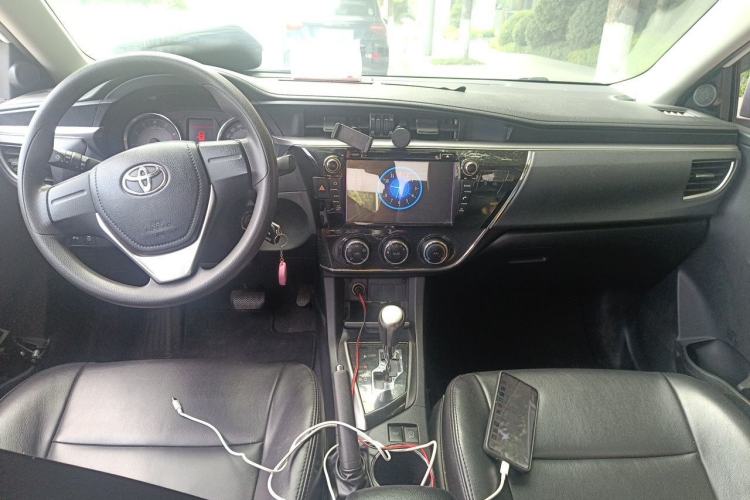 Used Toyota Corolla 2017 1.2T CVT GL-i Center Console
