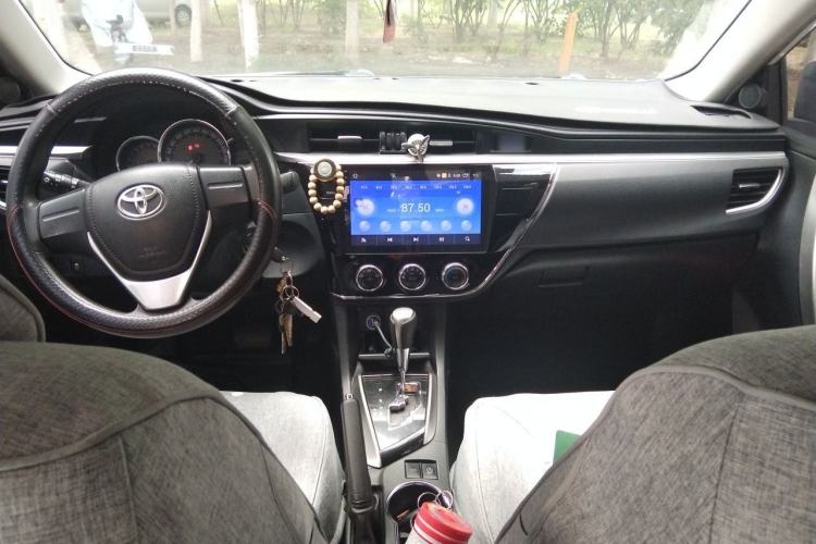 Used Toyota Corolla 2017 1.2T CVT GL Center Console