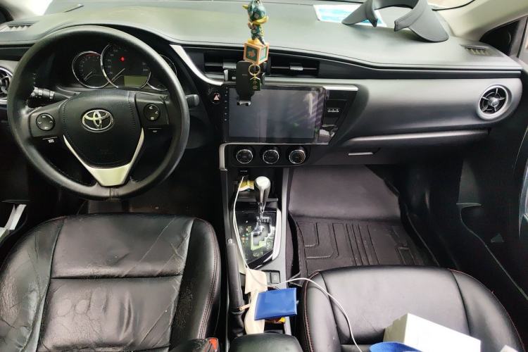 Used Toyota Corolla 2017 Revised Version 1.2T S-CVT GL Center Console