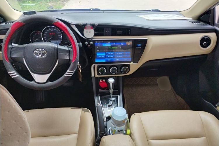 Used Toyota Corolla 2017 Revised Version 1.2T S-CVT GL Center Console