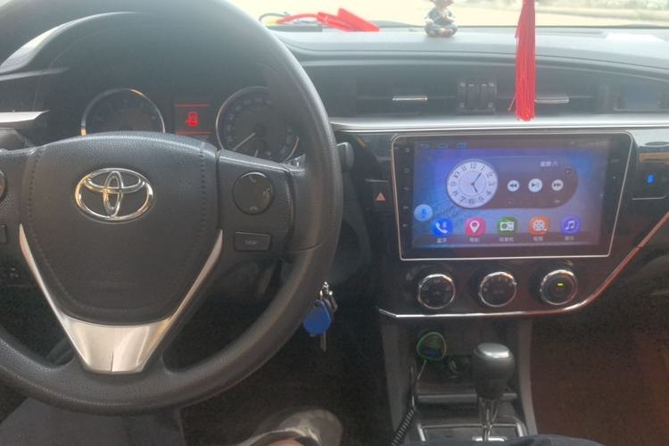 Used Toyota Corolla 2017 1.2T CVT GL-i Center Console