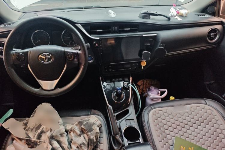 Used Toyota Corolla 2017 Revised Dual-Engine 1.8L E-CVT Leading Edition Center Console