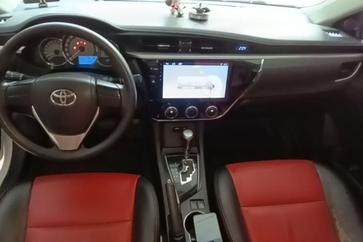 Used Toyota Corolla 2017 1.2T CVT GL Center Console