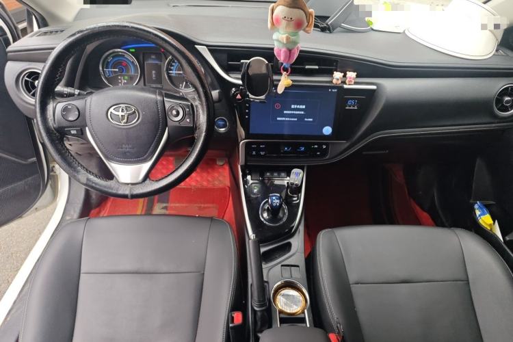 Used Toyota Corolla 2017 Revised Dual-Engine 1.8L E-CVT Leading Edition Center Console