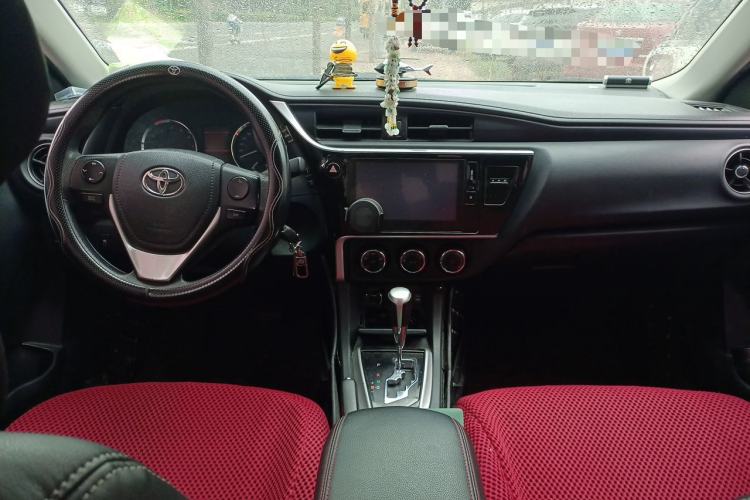 Used Toyota Corolla 2017 Revised Version 1.2T S-CVT GL-i Center Console