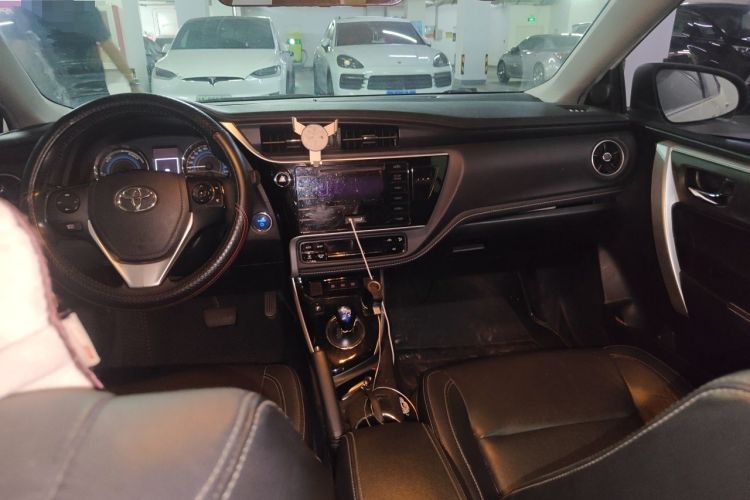 Used Toyota Corolla 2017 Revised Dual-Engine 1.8L E-CVT Elite Edition Center Console