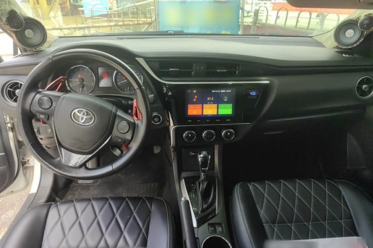 Used Toyota Corolla 2017 Revised Version 1.2T S-CVT GL-i Center Console