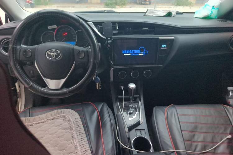 Used Toyota Corolla 2017 Revised Version 1.2T S-CVT GL Center Console