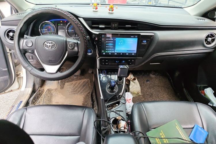 Used Toyota Corolla 2017 Revised Dual-Engine 1.8L E-CVT Leading Edition Center Console
