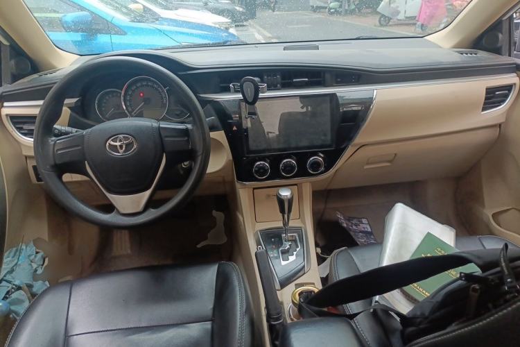 Used Toyota Corolla 2017 1.6L CVT GL Center Console