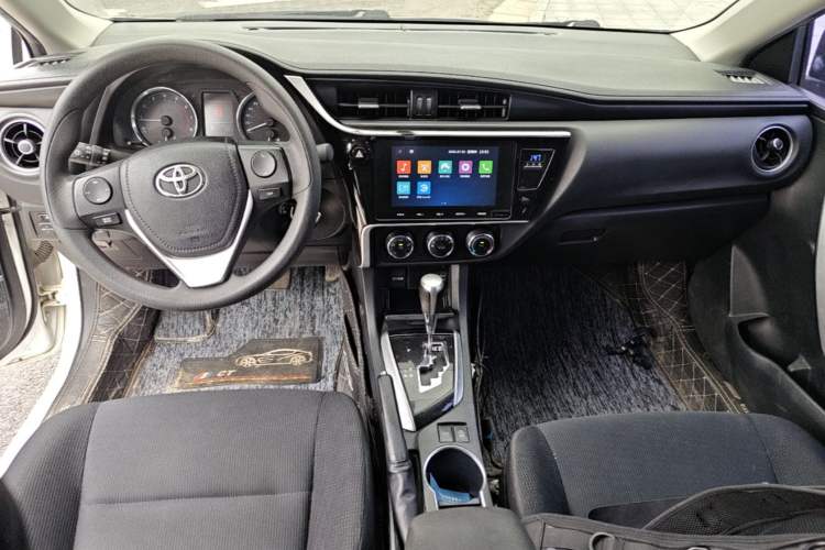 Used Toyota Corolla 2017 Revised Version 1.2T S-CVT GL-i Center Console