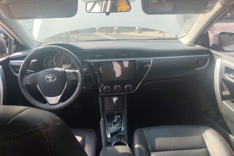 Used Toyota Corolla 2017 1.2T CVT GL Center Console