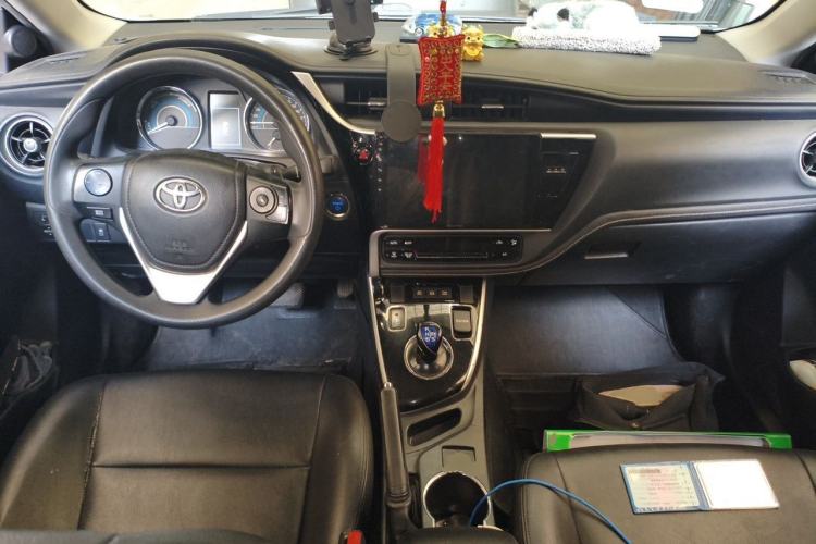 Used Toyota Corolla 2017 Revised Dual-Engine 1.8L E-CVT Leading Edition Center Console
