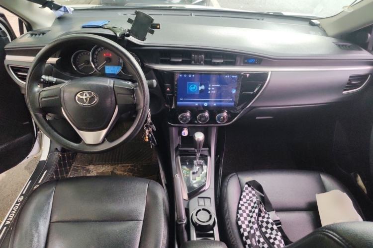 Used Toyota Corolla 2017 Revised Version 1.6L S-CVT GL Center Console