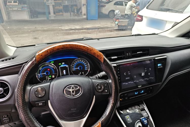 Used Toyota Corolla 2017 Revised Dual-Engine 1.8L E-CVT Elite Edition Center Console