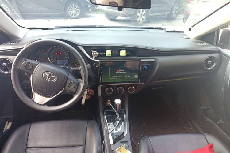 Used Toyota Corolla 2017 Revised Version 1.2T S-CVT GL Center Console