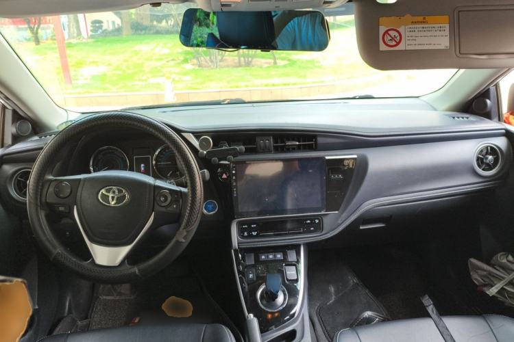 Used Toyota Corolla 2017 Revised Dual-Engine 1.8L E-CVT Leading Edition Center Console