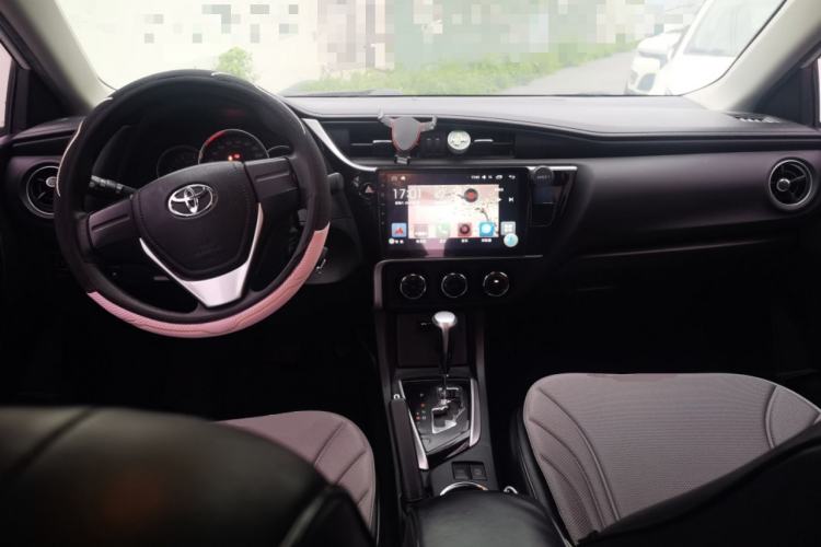 Used Toyota Corolla 2017 Revised Version 1.2T S-CVT GL Center Console