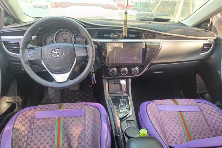 Used Toyota Corolla 2017 Revised Version 1.6L S-CVT GL Center Console