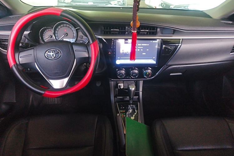 Used Toyota Corolla 2017 1.2T CVT GL Center Console
