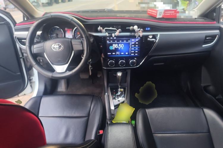 Used Toyota Corolla 2017 1.2T CVT GL-i Center Console