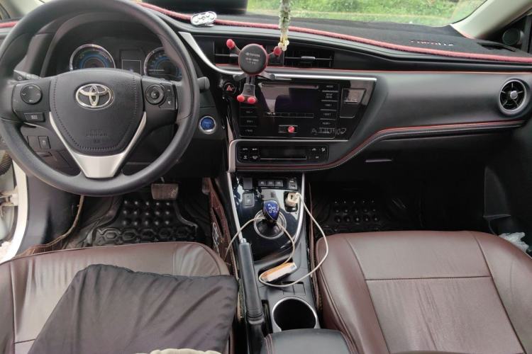 Used Toyota Corolla 2017 Revised Dual-Engine 1.8L E-CVT Leading Edition Center Console
