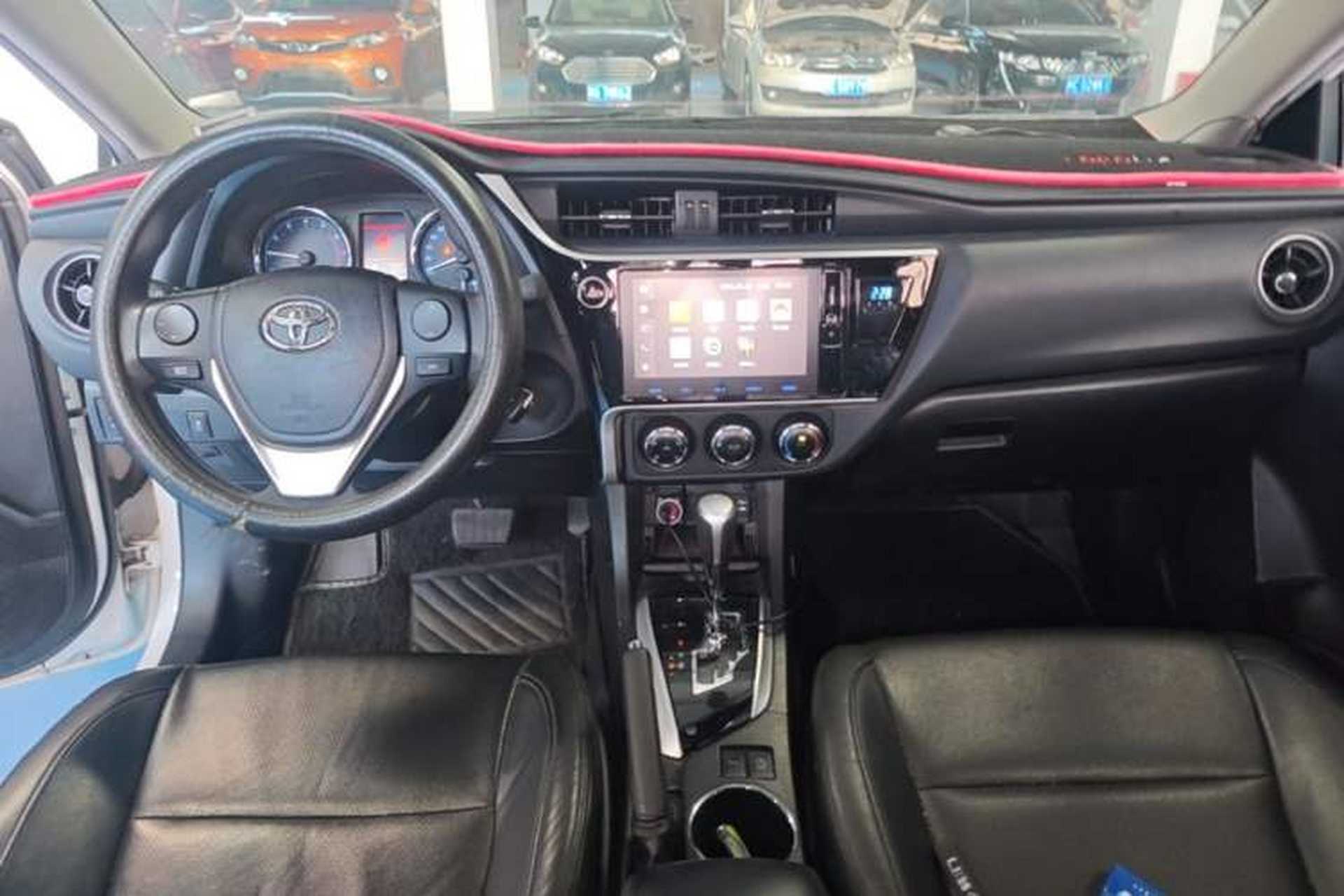 Used Toyota Corolla 2017 Revised Version 1.2T S-CVT GL-i Center Console