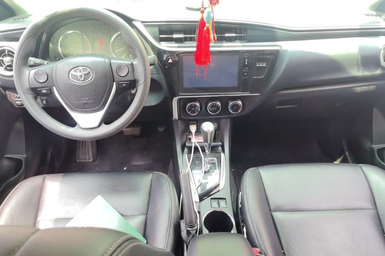 Used Toyota Corolla 2017 Revised Version 1.2T S-CVT GL-i Center Console