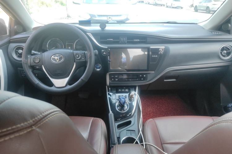 Used Toyota Corolla 2017 Revised Dual-Engine 1.8L E-CVT Leading Edition Center Console