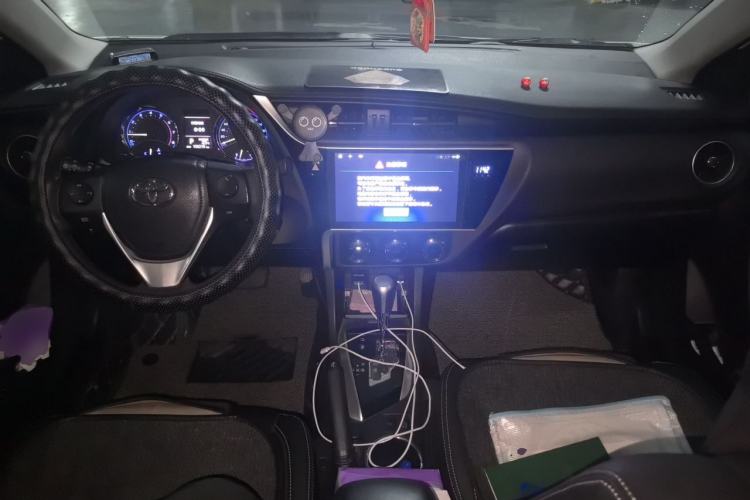 Used Toyota Corolla 2017 Revised Version 1.2T S-CVT GL-i Center Console