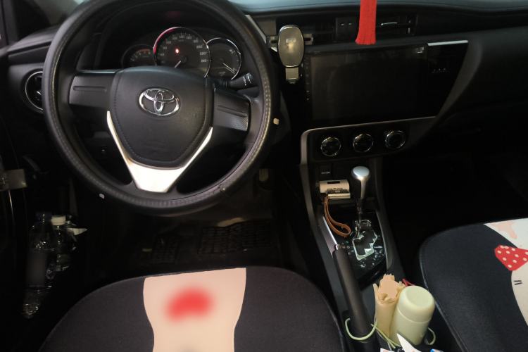 Used Toyota Corolla 2017 Revised Version 1.2T S-CVT GL Center Console