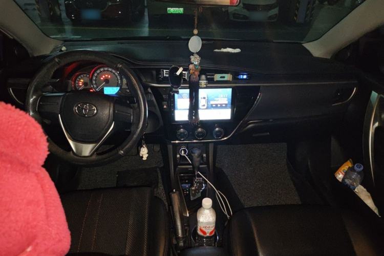 Used Toyota Corolla 2017 1.6L CVT GL Center Console