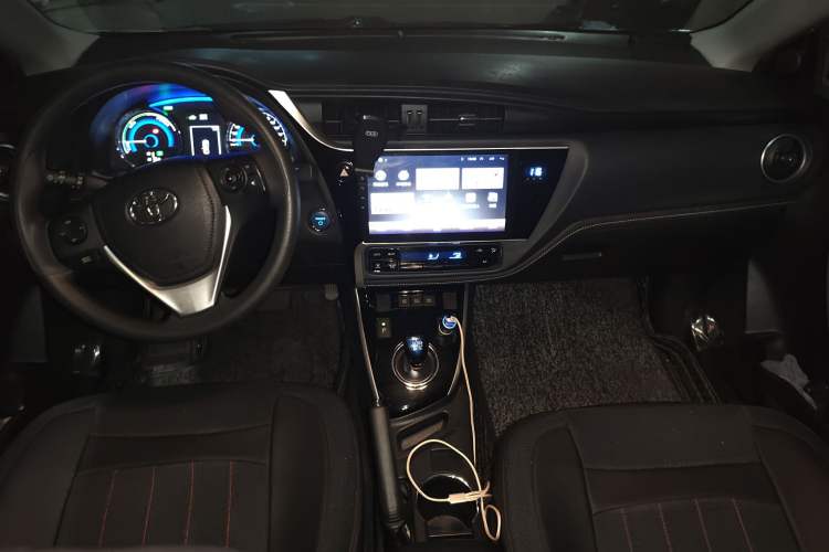Used Toyota Corolla 2017 Revised Dual-Motor 1.8L E-CVT Pioneer Edition Center Console