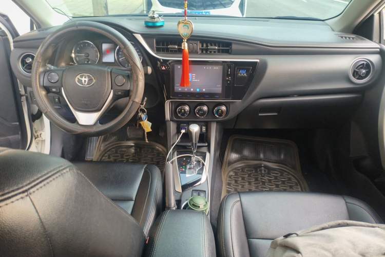 Used Toyota Corolla 2017 Revised Version 1.2T S-CVT GL Center Console