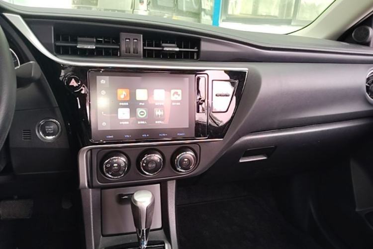 Used Toyota Corolla 2017 Revised Version 1.2T S-CVT GL Center Console