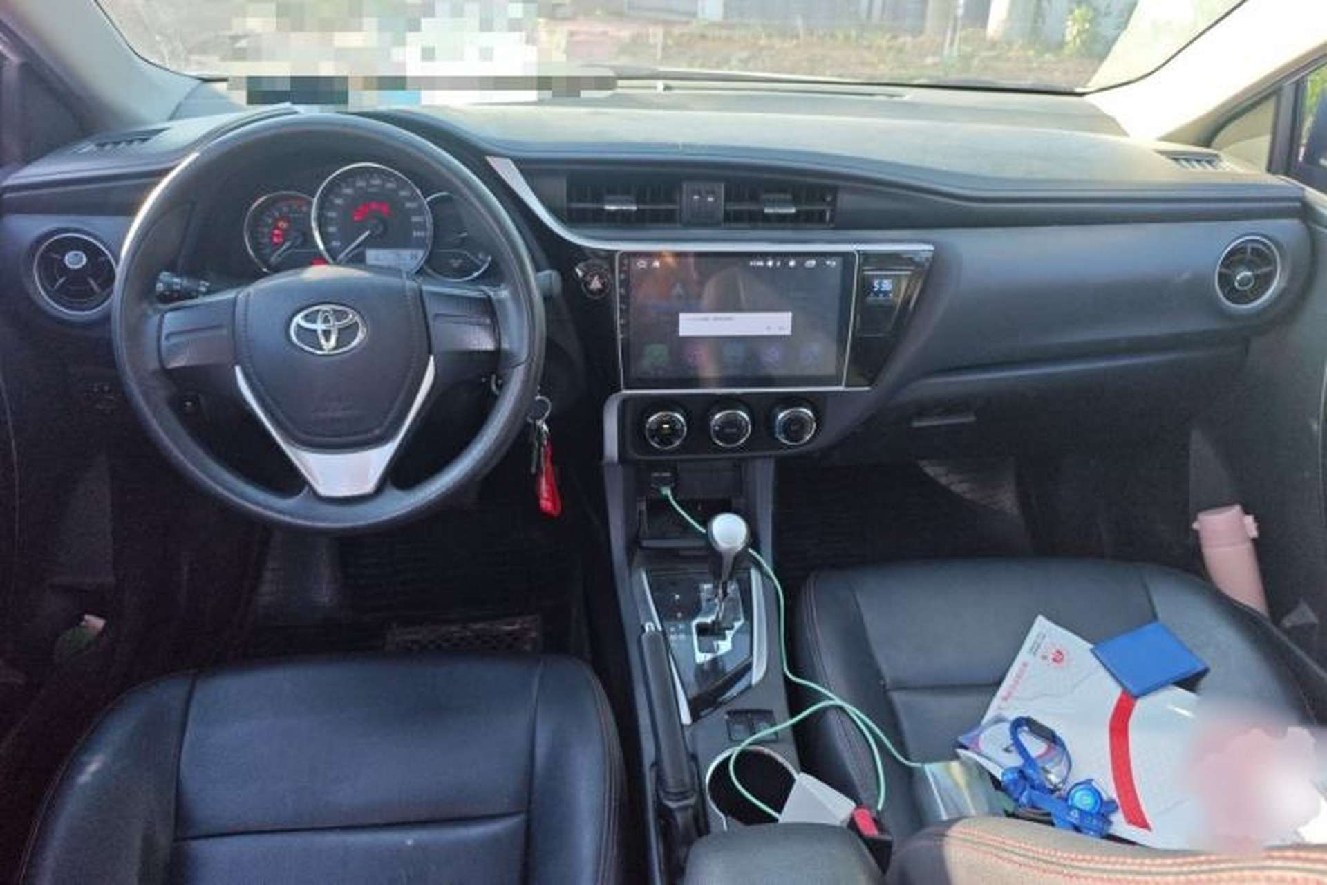 Used Toyota Corolla 2017 Revised Version 1.2T S-CVT GL Center Console