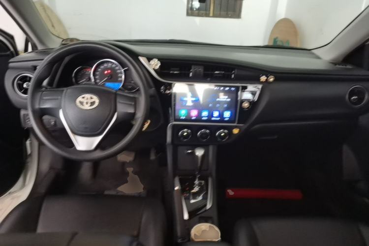 Used Toyota Corolla 2017 Revised Version 1.2T S-CVT GL Center Console