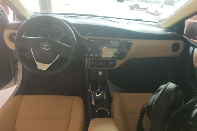 Used Toyota Corolla 2017 Revised Version 1.2T S-CVT GL Center Console