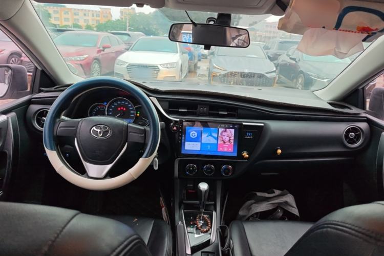 Used Toyota Corolla 2017 Revised Version 1.2T S-CVT GL Center Console