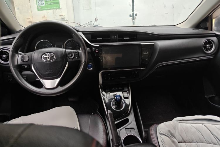 Used Toyota Corolla 2017 Revised Dual-Engine 1.8L E-CVT Leading Edition Center Console