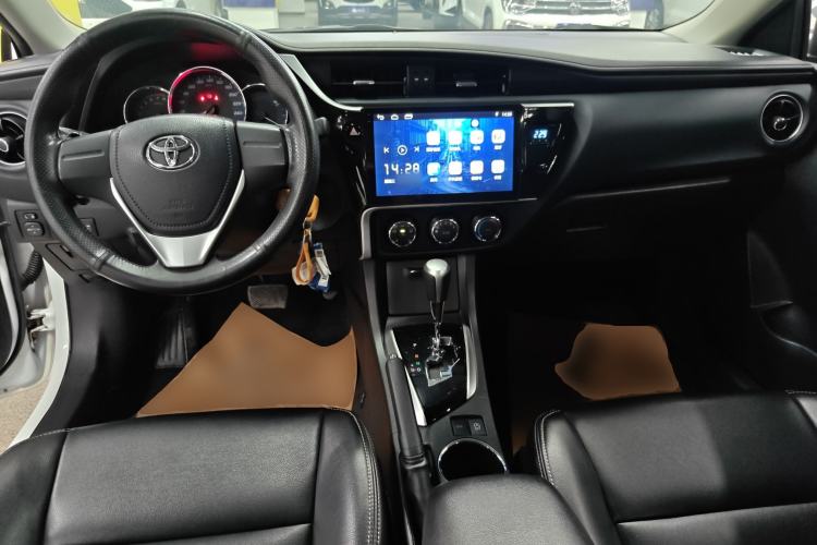 Used Toyota Corolla 2017 Revised Version 1.2T S-CVT GL Center Console