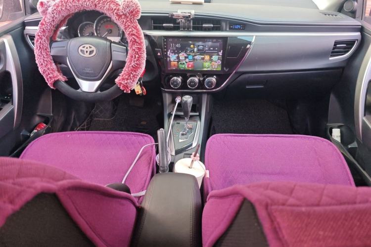 Used Toyota Corolla 2017 1.6L CVT GL Center Console