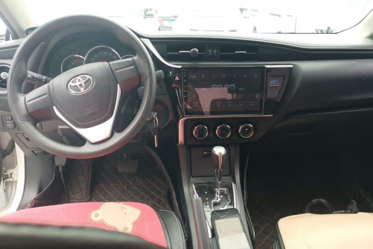 Used Toyota Corolla 2017 Revised Version 1.2T S-CVT GL Center Console