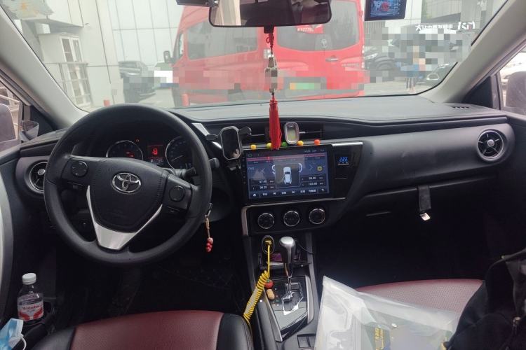 Used Toyota Corolla 2017 Revised Version 1.2T S-CVT GL-i Center Console