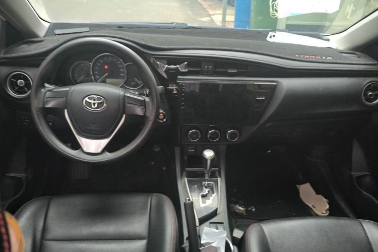 Used Toyota Corolla 2017 Revised Version 1.2T S-CVT GL Center Console