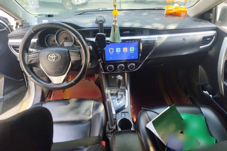Used Toyota Corolla 2017 Revised Version 1.6L S-CVT GL Center Console