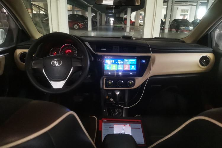 Used Toyota Corolla 2017 Revised Version 1.2T S-CVT GL Center Console