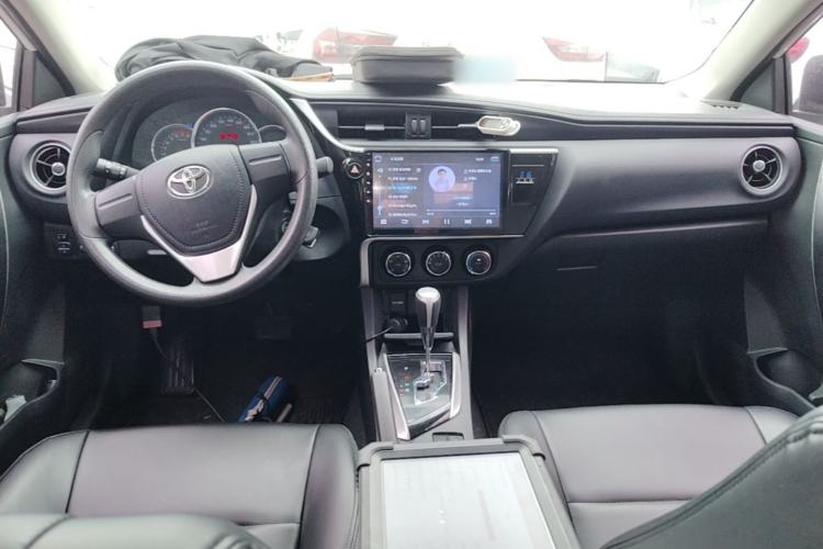 Used Toyota Corolla 2017 Revised Version 1.2T S-CVT GL Center Console