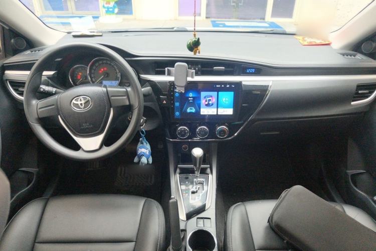 Used Toyota Corolla 2017 Revised Version 1.6L S-CVT GL Center Console